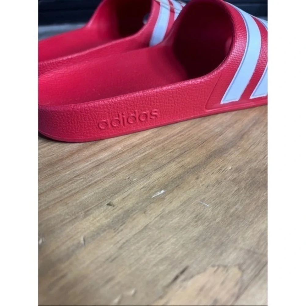 Adidas Youth SZ‎ 5 Adilette Shower Slides Vivid Red White Cloudfoam Slip On NEW
